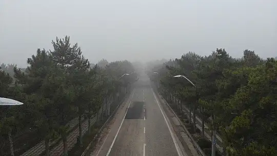 Sessizliğe bürünen Elazığ, sisle kayboldu