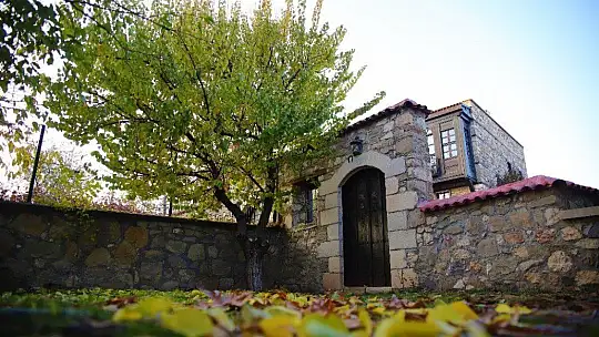 Sessizliğe bürünen medeniyetler beşiği Harput'ta sonbahar güzelliği