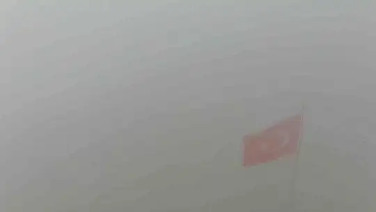 Sıcaklıkların düştüğü Elazığ'ı sis teslim aldı