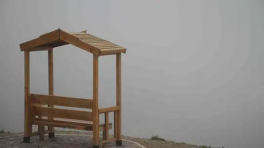 Sıcaklıkların düştüğü Elazığ'ı sis teslim aldı