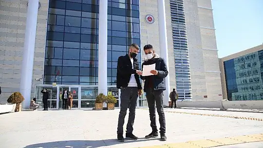 Sıfır aldığı otomobil ayıplı çıktı, hukuk mücadelesini kazandı ama yine sonuç alamadı