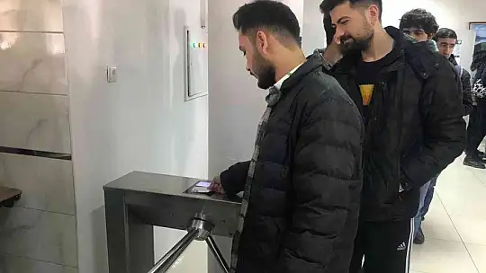 4 bin 500 öğrenciye yemek fişi dağıttı