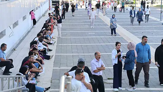 Sınava geç kalan aday: 'Bir dakikacık ne olur, çok gecikmedim'