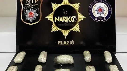 Sırt çantasından 2,5 kilo uyuşturucu çıktı, 3 şüpheli gözaltına alındı
