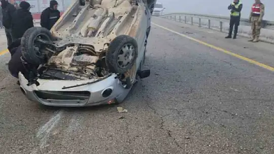Sis ve gizli buzlanma kazaya neden oldu: 4 yaralı