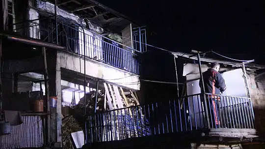 Soba bomba gibi patladı, ev kısmen çöktü: 2 yaralı