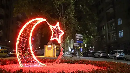 Sokağa çıkma kısıtlaması başladı, Elazığ sessizliğe büründü