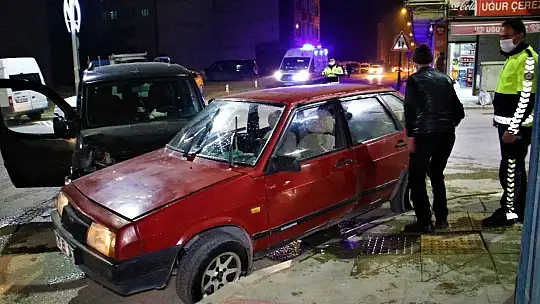 Sokağa çıkma kısıtlaması başladığı saatlerde kaza: 2 yaralı