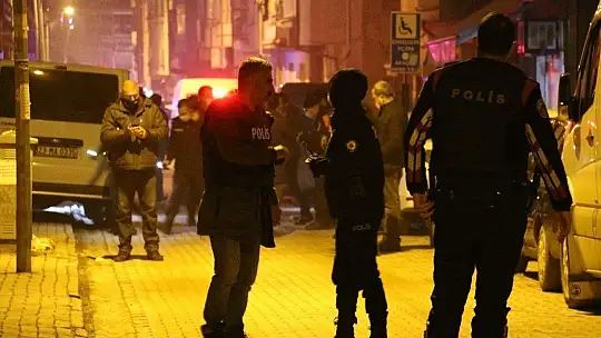 Sokak Arasında Silahlı Kavga: 1 Ağır Yaralı