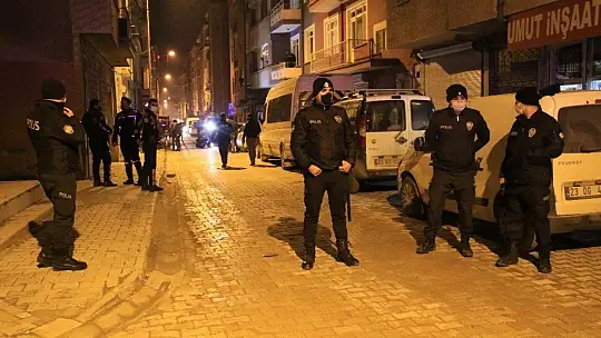 Sokak Arasında Silahlı Kavga: 1 Ağır Yaralı