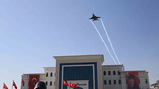 SOLOTÜRK, Elazığ'ı selamladı