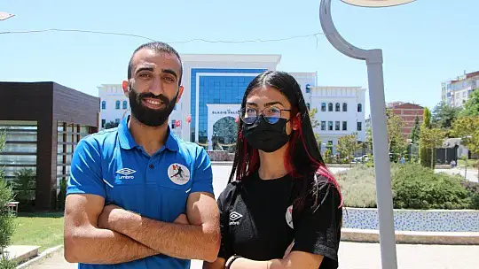 Süper Lig'de mücadele etmişlerdi, çay bahçesinde çalışarak kulübe destek olmaya başladı