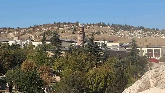Tarihi Harput Kalesi turistlerin gözde mekanı haline geldi