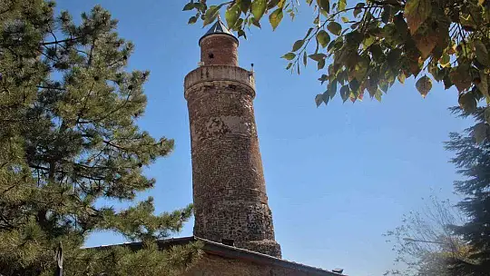 Tarihi Harput Kalesi turistlerin gözde mekanı haline geldi