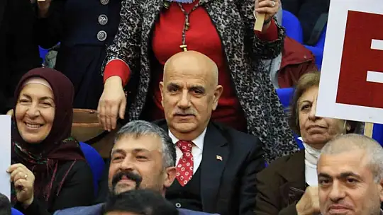 Tarım ve Orman Bakanı Kirişci: 'Cumhurbaşkanımızın adeta ağzına bakan ve bu kişi ne diyecek diye bekleyen bir dünya var'