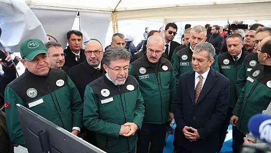 Tarım ve Orman Bakanı Yumaklı, Yüzer GES Projesini inceledi