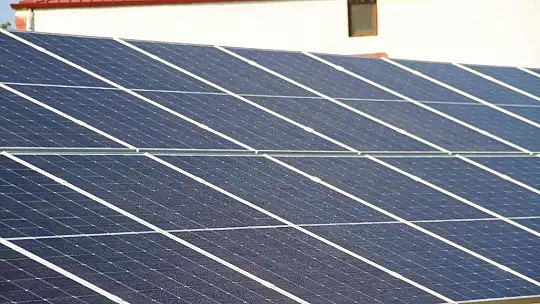 Tasarruf etmek için GES kurdu, günlük 360 kilowatt elektrik boşa gidiyor