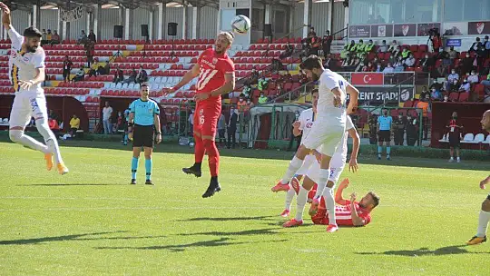 TFF 3. Lig: HD Elazığ Karakoçan FK: 4 - Siirt İl Özel İdarespor: 2