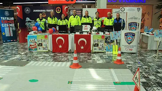 Trafik Haftası'nda vatandaş ve öğrenciler bilgilendirildi