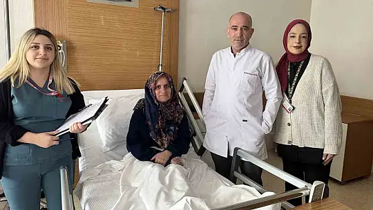 Tümör yemek borusunu tıkamıştı, aylar sonra kana kana su içmenin tadını çıkardı