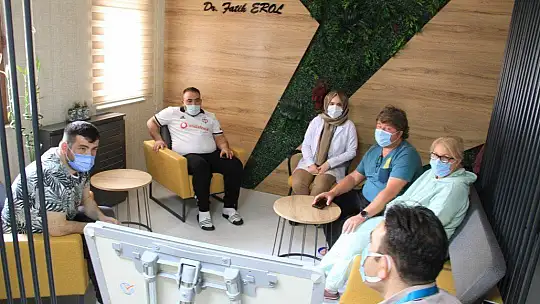 Türk doktorlarının başarısını duyan Alman Çift Elazığ'da operasyon oldu