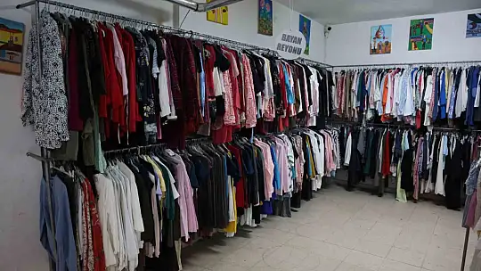 Türk Kızılay Elazığ Şubesi, 1 yılda 50 bin aileye giyim yardımında bulundu