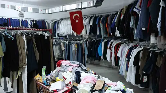 Türk Kızılay Elazığ Şubesi, 1 yılda 50 bin aileye giyim yardımında bulundu