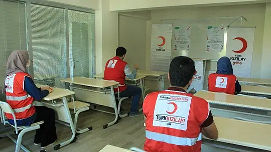 Türk Kızılayı'ndan dezavantajlı öğrencilere ücretsiz eğitim desteği