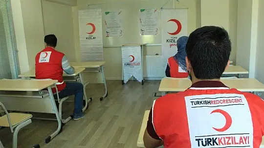 Türk Kızılayı'ndan dezavantajlı öğrencilere ücretsiz eğitim desteği