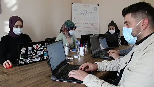 Türkiye'nin ilk adli bilişimcileri, yerli 'Adli Kopya Alma Donanımı'nı geliştirdi