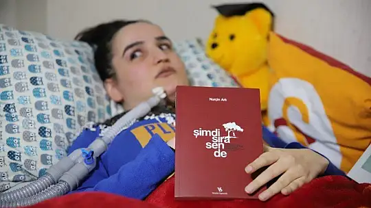 Hastanede 3 Makinaya Bağlıyken 3. Kitabını Çıkardı!..
