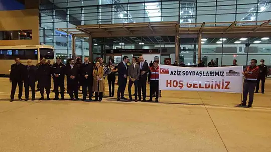 Ukrayna'dan tahliye eden Ahıska Türkleri Elazığ'a getirildi