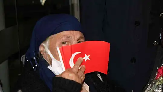 Ukrayna'dan tahliye eden Ahıska Türkleri Elazığ'a getirildi