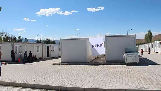 Ukrayna'dan tahliye eden Ahıska Türkleri: 'Türkiye ve bayrağımız için canımızı vermeye hazırız'