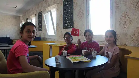 Ukrayna'dan tahliye eden Ahıska Türkleri: 'Türkiye ve bayrağımız için canımızı vermeye hazırız'
