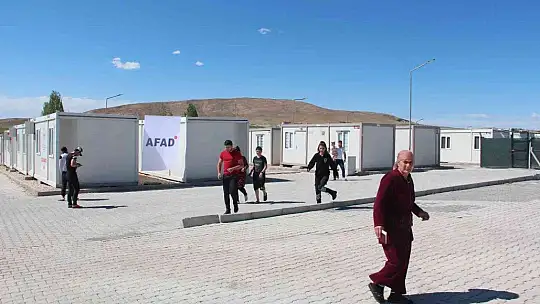 Ukrayna'dan tahliye eden Ahıska Türkleri: 'Türkiye ve bayrağımız için canımızı vermeye hazırız'