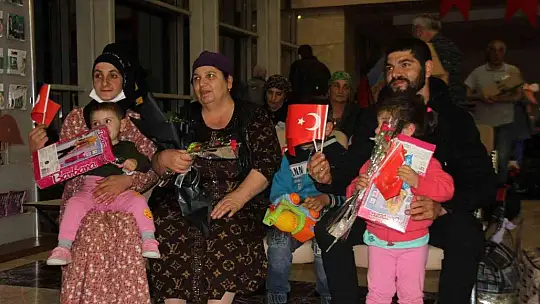 Ukrayna'dan tahliye edilen Ahıska Türklerinin ikinci kafilesi de Elazığ'a geldi