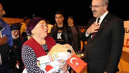 Ukrayna'dan tahliye edilen Ahıska Türklerinin üçüncü kafilesi de Elazığ'a geldi