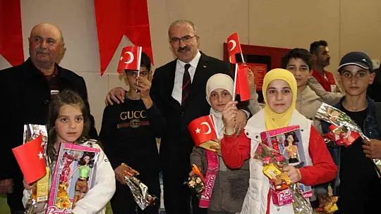 Ukrayna'dan tahliye edilen Ahıska Türklerinin üçüncü kafilesi de Elazığ'a geldi