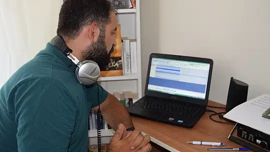 Unutulmaya yüz tutan deyiş ve türküleri kayıt altına alıp Türk halk müziği repertuvarına kazandırıyor