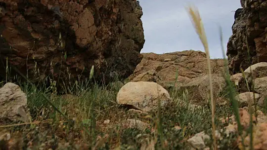 Urartular dönemine ait Tanrıverdi Kalesi ilk günkü ihtişamını koruyor