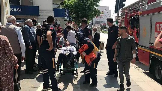 Üzerine benzin döküp kendini yakmaya kalkıştı, ekipler ikna etti
