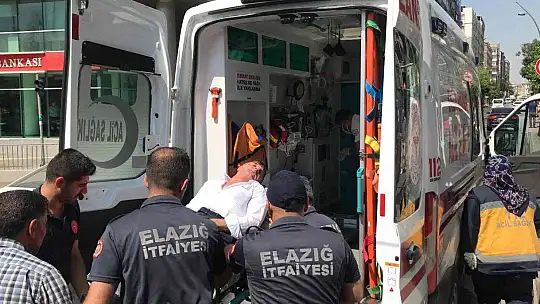 Üzerine benzin döküp kendini yakmaya kalkıştı, ekipler ikna etti