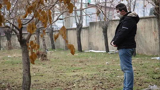 Vaka sayısı yüzde 70 düşen Elazığ'da vatandaşlar Cuma namazı için dışarı çıktı