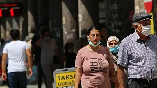 Vakaların arttığı, maskelerin çene altına indiği Elazığ'da HES uygulamasında kızardı