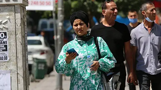Vakaların arttığı, maskelerin çene altına indiği Elazığ'da HES uygulamasında kızardı