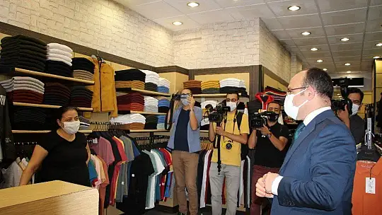 Vali, engelli şahsın tüm maskelerini satın aldı, ilgilenilmesi için talimat verdi