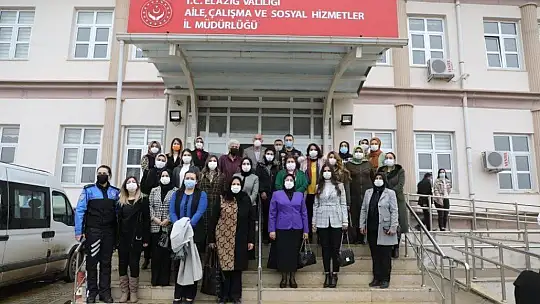 Vali Erkaya Yırık'ın eşi Ayşe Yırık:' Uyuşturucuyla mücadele de en büyük görev anneye düşüyor'