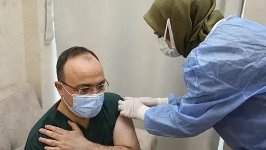 Vali Erkaya Yırık koronavirüs aşısı oldu
