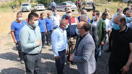 Vali Erkaya Yırık ve İl protokolü depremin vurduğu köylerde